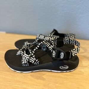 Chaco Sandals - Women’s size 8 - Black and White